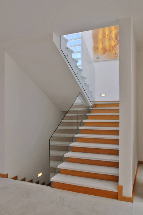 Fotografía: Mito covarrubias Agraz Arquitectos S.C. Pasillos, vestíbulos y escaleras modernos