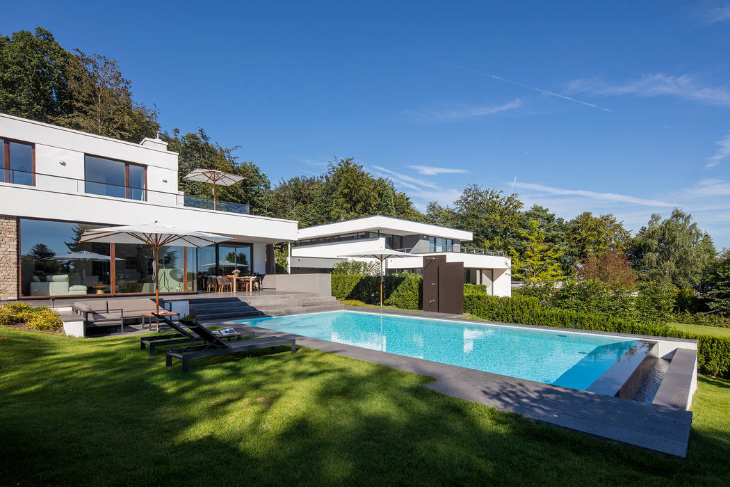Neuer Garten Mit Tollem Pool Moderner Garten Von Hesselbach Gmbh Modern Homify