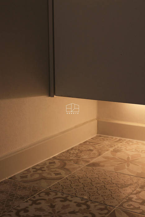 화이트톤의 밝고 편안한 아파트 인테리어 25py, 홍예디자인 홍예디자인 Minimalist walls & floors