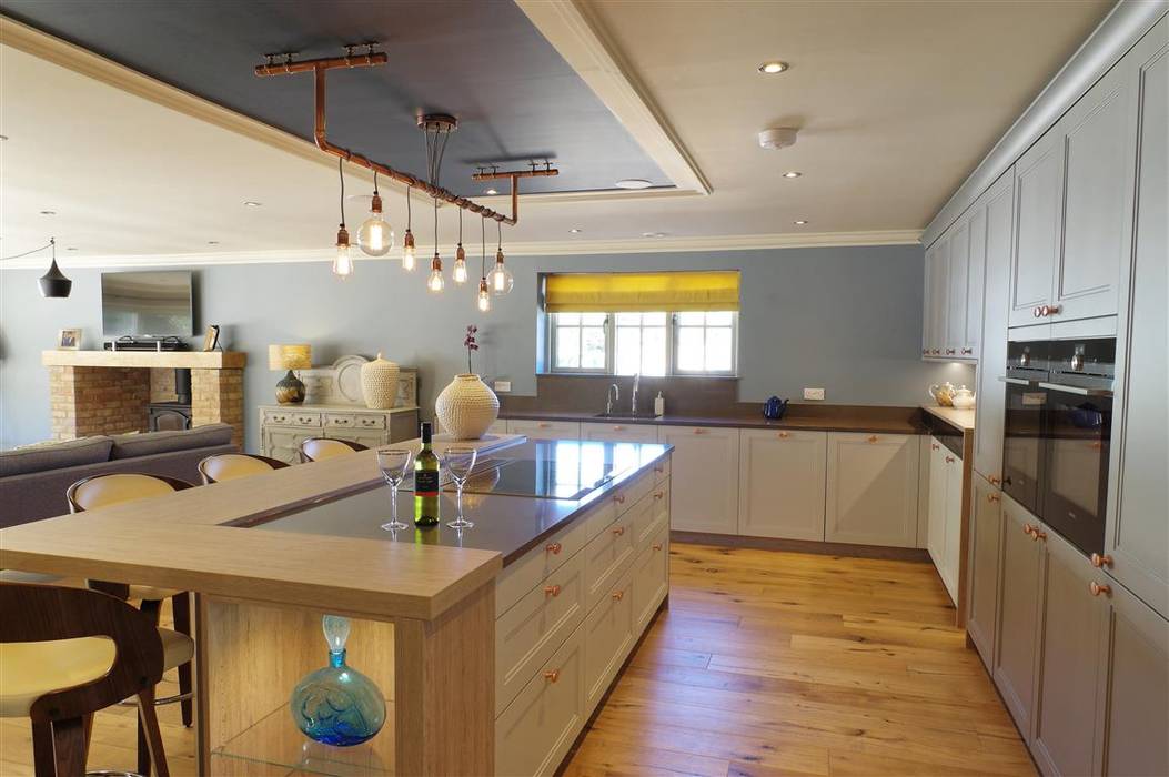 A Contemporary Design With Copper Accents Modern Kitchen By Ptc Kitchens Modern Homify