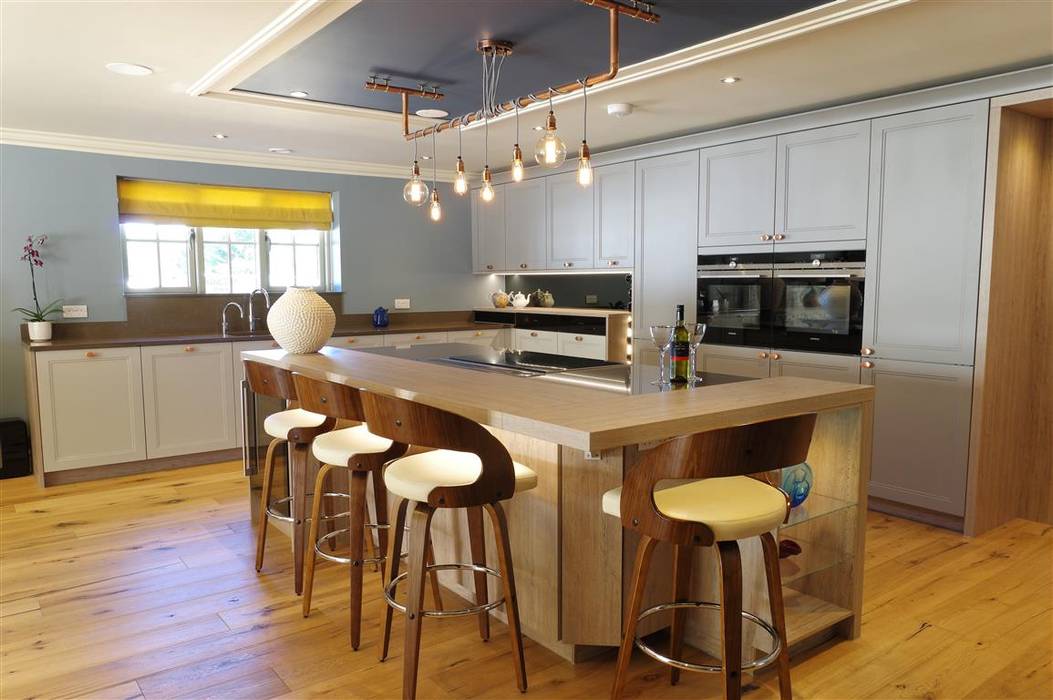 A Contemporary Design With Copper Accents Modern Kitchen By Ptc Kitchens Modern Homify