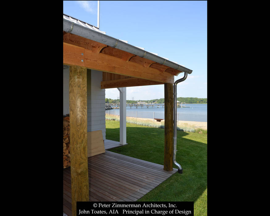 Ocean Front Boathouse and Pool Complex, John Toates Architecture and Design John Toates Architecture and Design Balcone, Veranda & Terrazza in stile classico