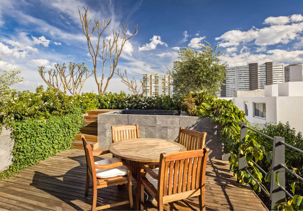 Casa CSF, Lopez Duplan Arquitectos Lopez Duplan Arquitectos Classic style balcony, veranda & terrace