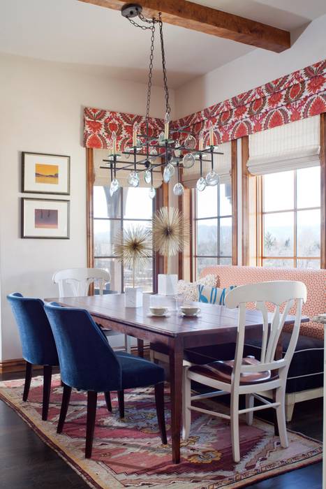 21st CenturyTraditional, Andrea Schumacher Interiors Andrea Schumacher Interiors Classic style dining room framed art,upholstered dining chairs,dining chairs,mock roman valance,shades,chandelier,banquette,'