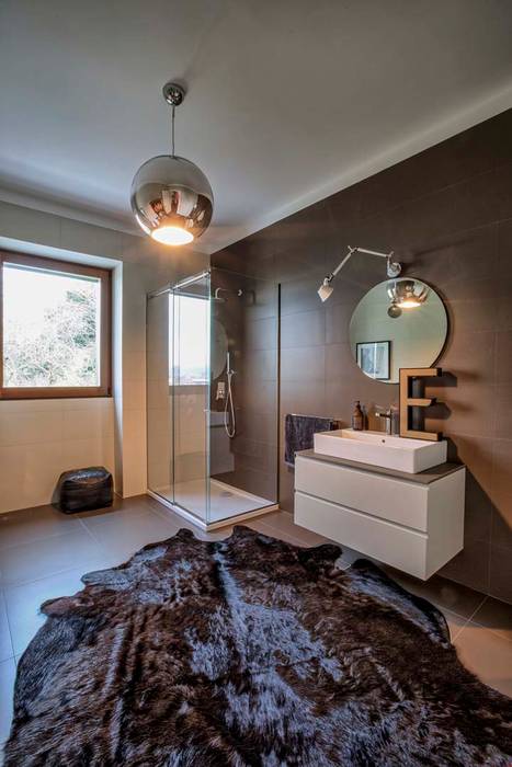 Interior with garden, mg2 architetture mg2 architetture Modern Bathroom