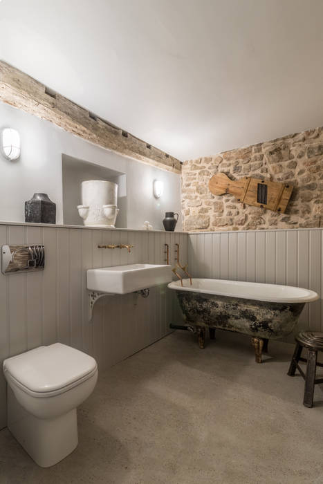 Miner's Cottage II: Master Bathroom design storey Salle de bain rustique shabby chic bathroom