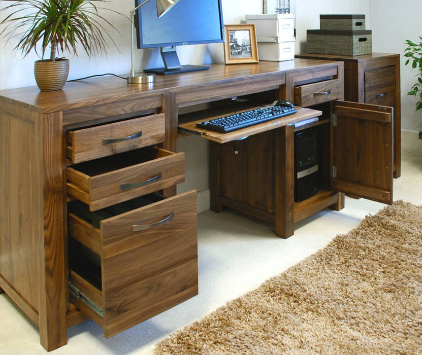 Stunning solid walnut twin pedestal desk The Wooden Furniture Store Ruang Studi/Kantor Modern Kayu Wood effect Desks
