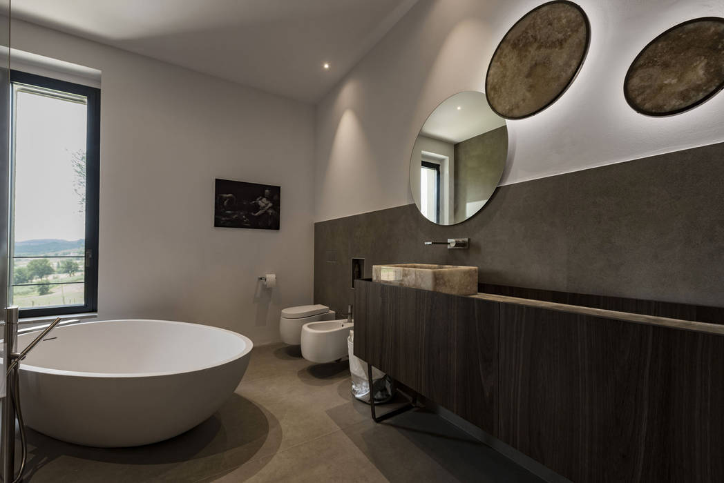 farmhouse restructuring, GIAN MARCO CANNAVICCI ARCHITETTO GIAN MARCO CANNAVICCI ARCHITETTO Modern Bathroom