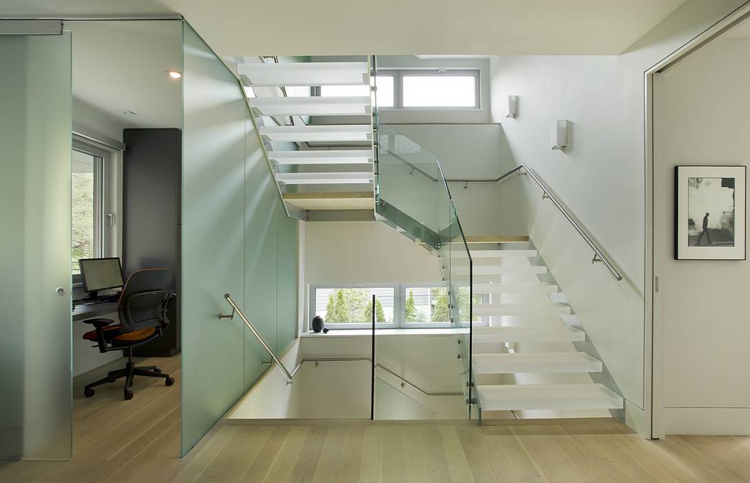 Light-filled stairs & home office ZeroEnergy Design Modern corridor, hallway & stairs