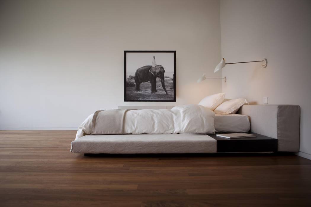 Soho House, Hinson Design Group Hinson Design Group Camera da letto moderna