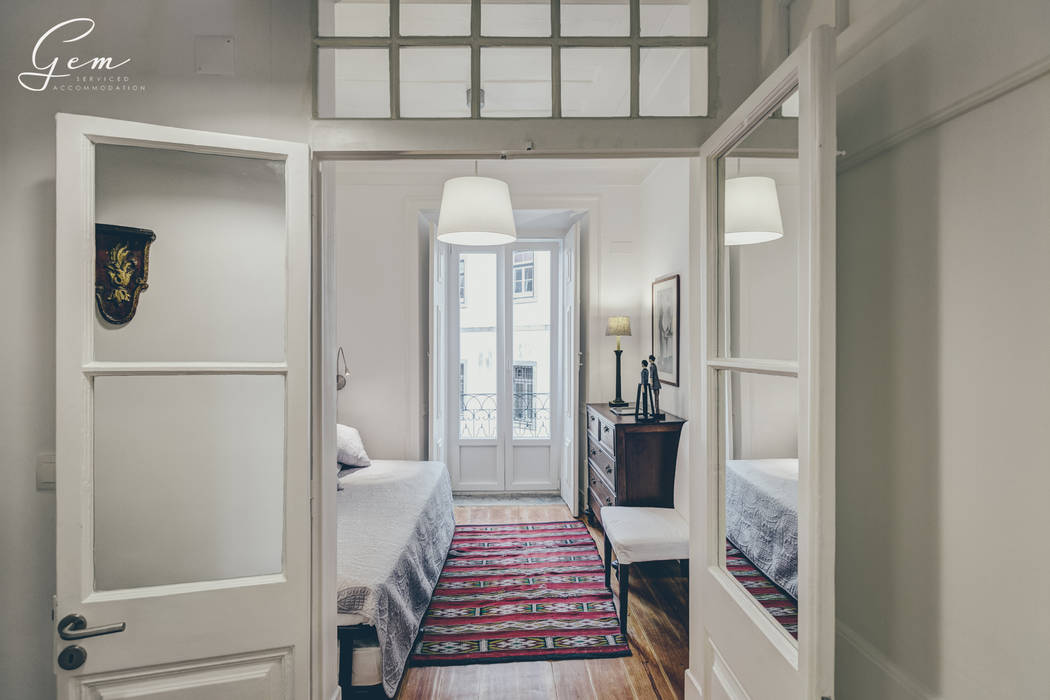 Casa Pombalina: "de velho a novo".​, Obrasdecor Obrasdecor Rustic style bedroom Wood Wood effect