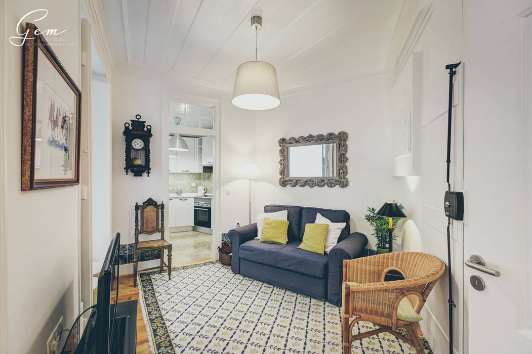 Casa Pombalina: "de velho a novo".​, Obrasdecor Obrasdecor Rustik Oturma Odası Tekstil Altın Sarısı Kanepe & Koltuklar