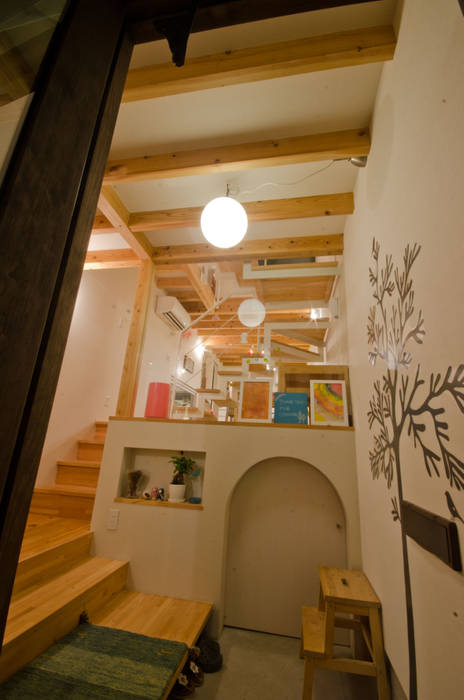 homify Pasillos, vestíbulos y escaleras de estilo rústico