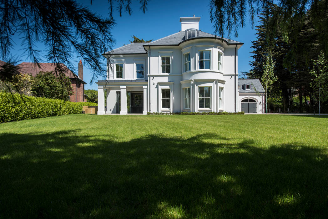 Modern classical villa with curved bay and elliptical staircase, Des Ewing Residential Architects Des Ewing Residential Architects منازل