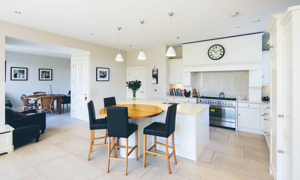 Modest Simple Classical Family Home Classic Style Kitchen By Des