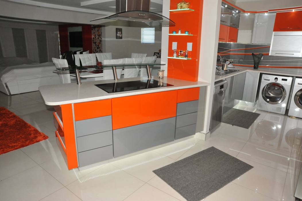 Orange and Silver Niemann Kitchen with Cesar Stone Work Tops., Expert Kitchens and Interiors Expert Kitchens and Interiors Modern kitchen