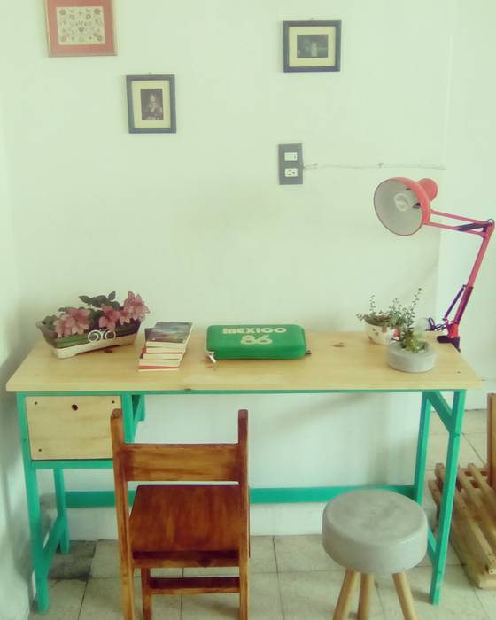 Escritorio Verde, Departamento Seis Departamento Seis Study/office Solid Wood Multicolored Desks