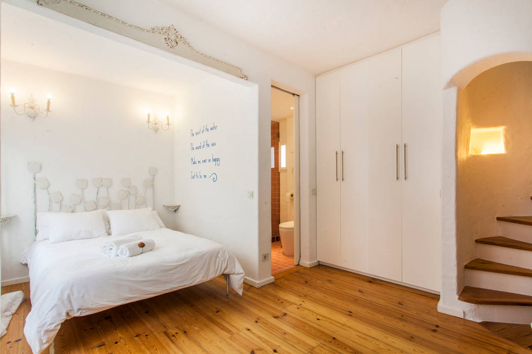 Ambiente turístico com sabor a sal e mar, alma portuguesa alma portuguesa Rustic style bedroom