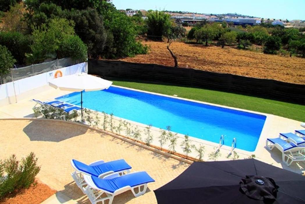 Villas Rocha 2 Piscinas eclética por Atelier Ana Leonor Rocha Eclético