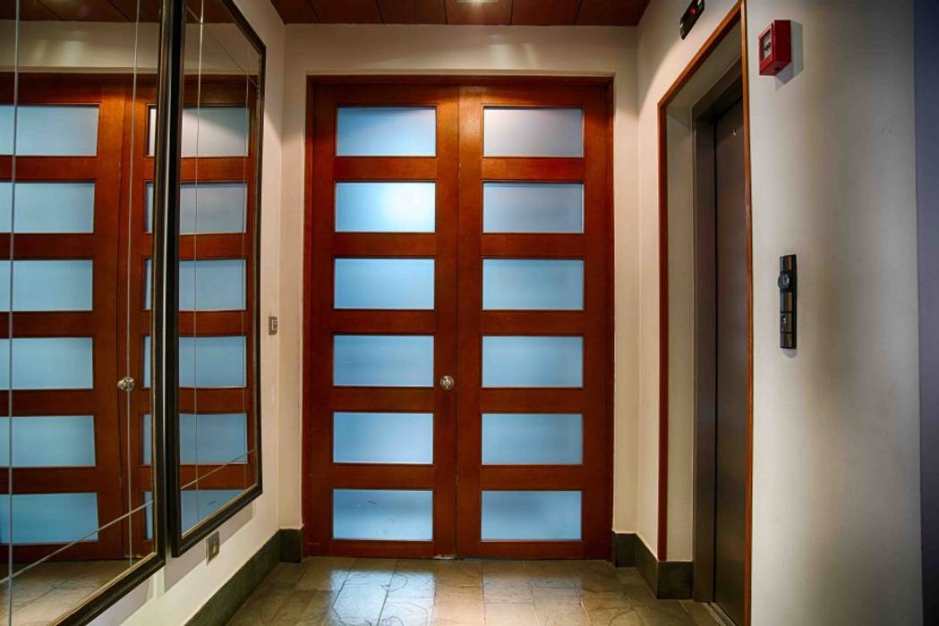 PUERTAS DE MADERA DE LENGA, Ignisterra S.A. Ignisterra S.A. Cửa sổ & cửa ra vào phong cách hiện đại Gỗ Wood effect