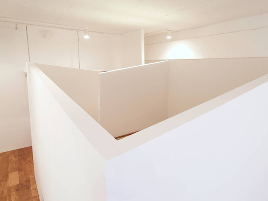DIP-箱の中に箱がある47m²のワンルーム, 株式会社ブルースタジオ 株式会社ブルースタジオ 北欧スタイルの 壁&床