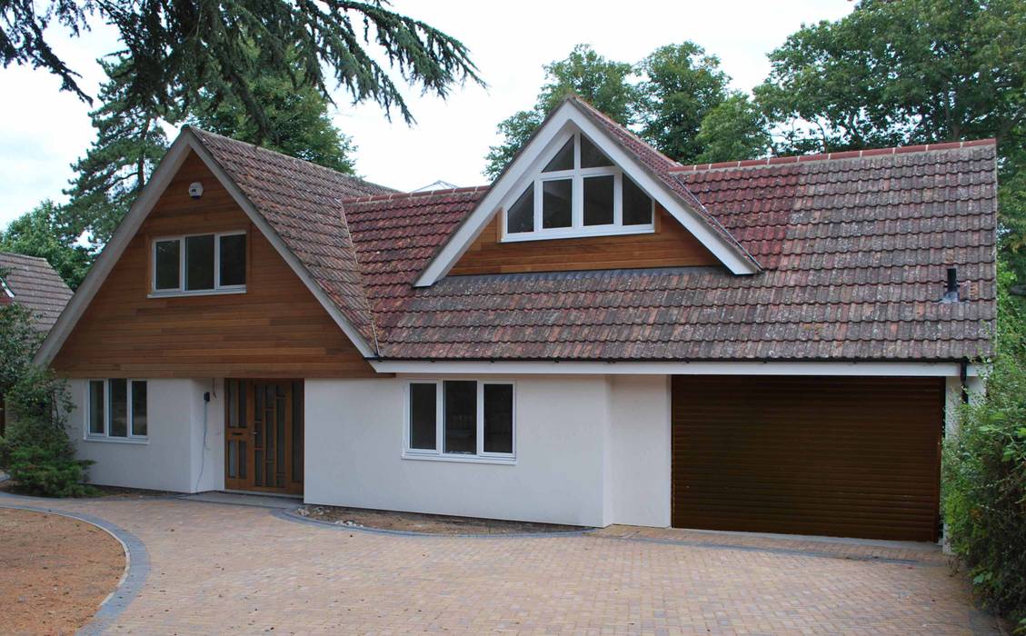 New Dormer to Bungalow Loft Architect Дома в стиле модерн Дерево Эффект древесины Dormer woking