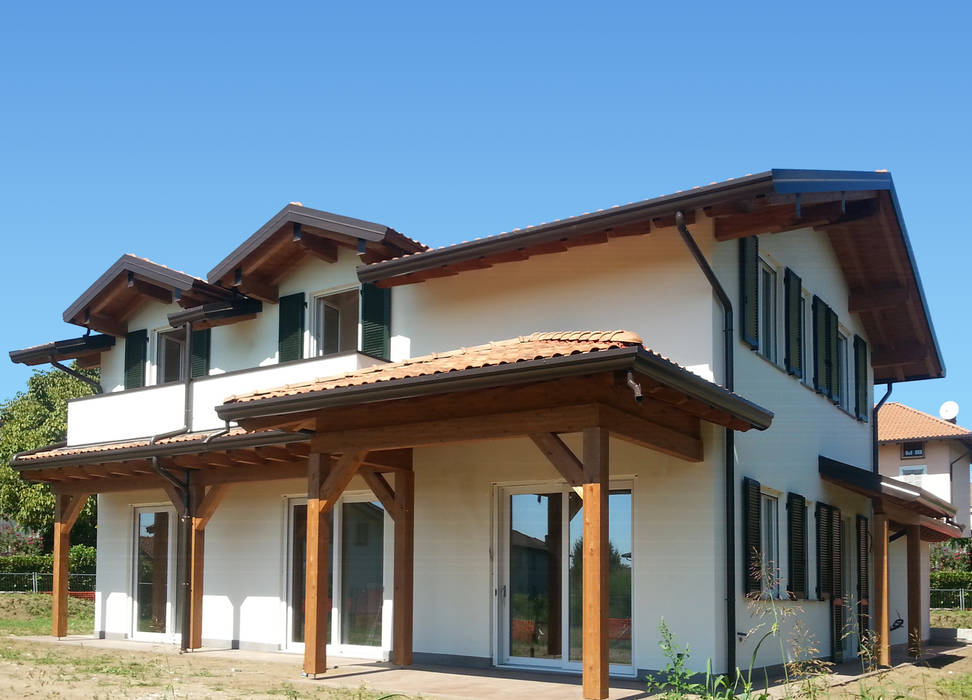 Villa prefabbricata in legno - Angera (VA), Marlegno Marlegno Nhà thép tiền chế Gỗ Wood effect