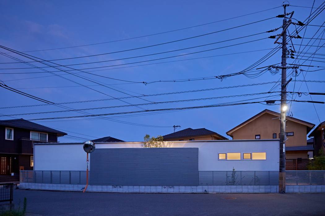 T字の家, toki Architect design office toki Architect design office Casas de estilo moderno Madera Acabado en madera