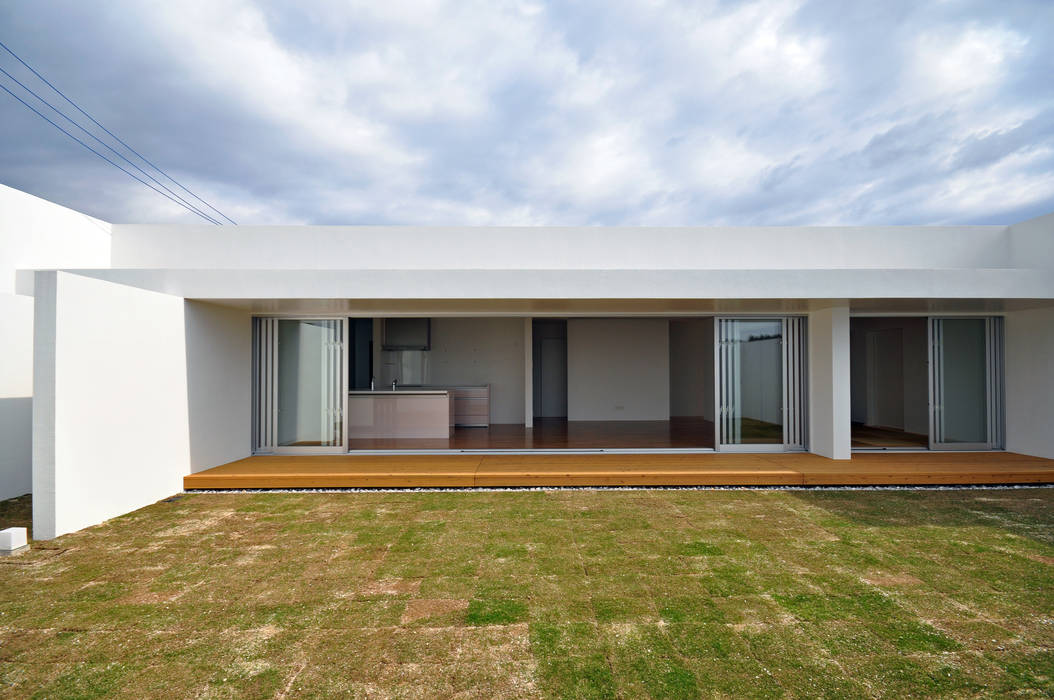 UHR-HOUSE, 門一級建築士事務所 門一級建築士事務所 Jardines de estilo moderno Concreto