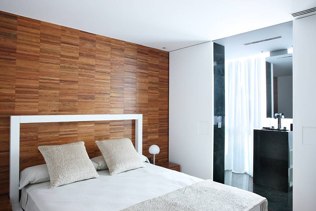 Apartamento Sitges - Barcelona 2013, DELATORRE-HAUSMANN INTERIORISTAS DELATORRE-HAUSMANN INTERIORISTAS Eclectic style bedroom