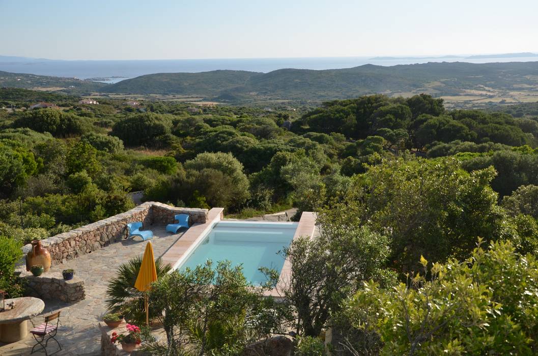 Ein Pool geht auf die Reise - Deutsche Wertarbeit in Sardinien, Hesselbach GmbH Hesselbach GmbH Pool