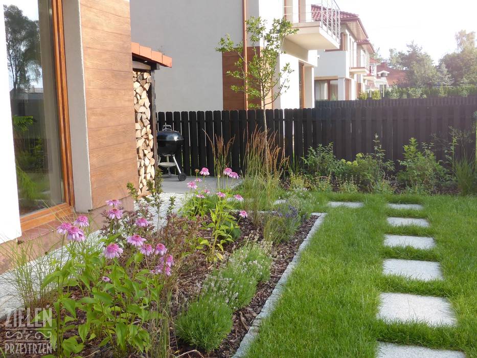 homify Jardines modernos