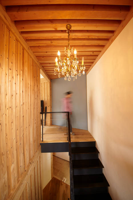 扇の家 すわ製作所 オリジナルスタイルの 玄関&廊下&階段