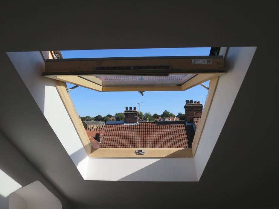 Loft Conversion in Walk-In Victorian Terrace House, NR2 3LQ Paul D'Amico Remodels Cuartos de estilo moderno Loft Conversion