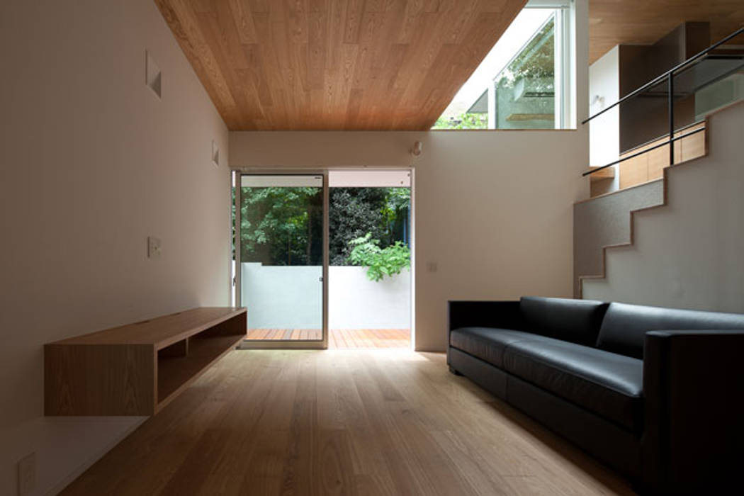 スキップフロアの家, 株式会社Ｆｉｔ建築設計事務所 株式会社Ｆｉｔ建築設計事務所 Modern living room Wood Wood effect