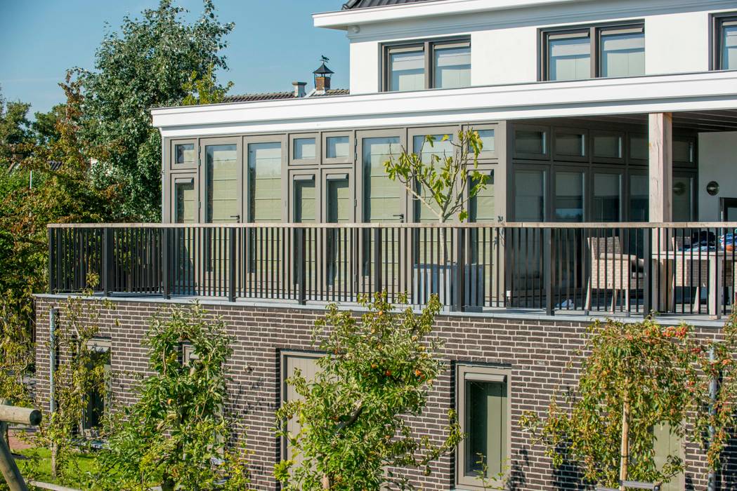 Herenhuis Alblasserdam, Brand I BBA Architecten Brand I BBA Architecten Classic style houses