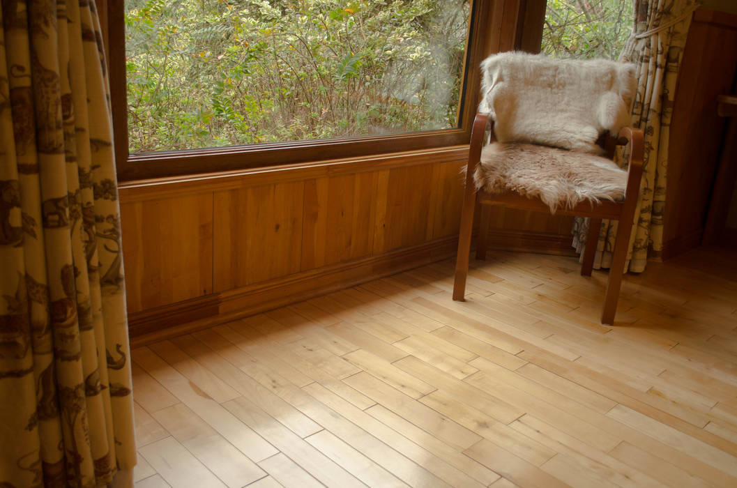 Piso y revestimientos. Ignisterra S.A. Paredes y suelos de estilo rústico Madera Acabado en madera