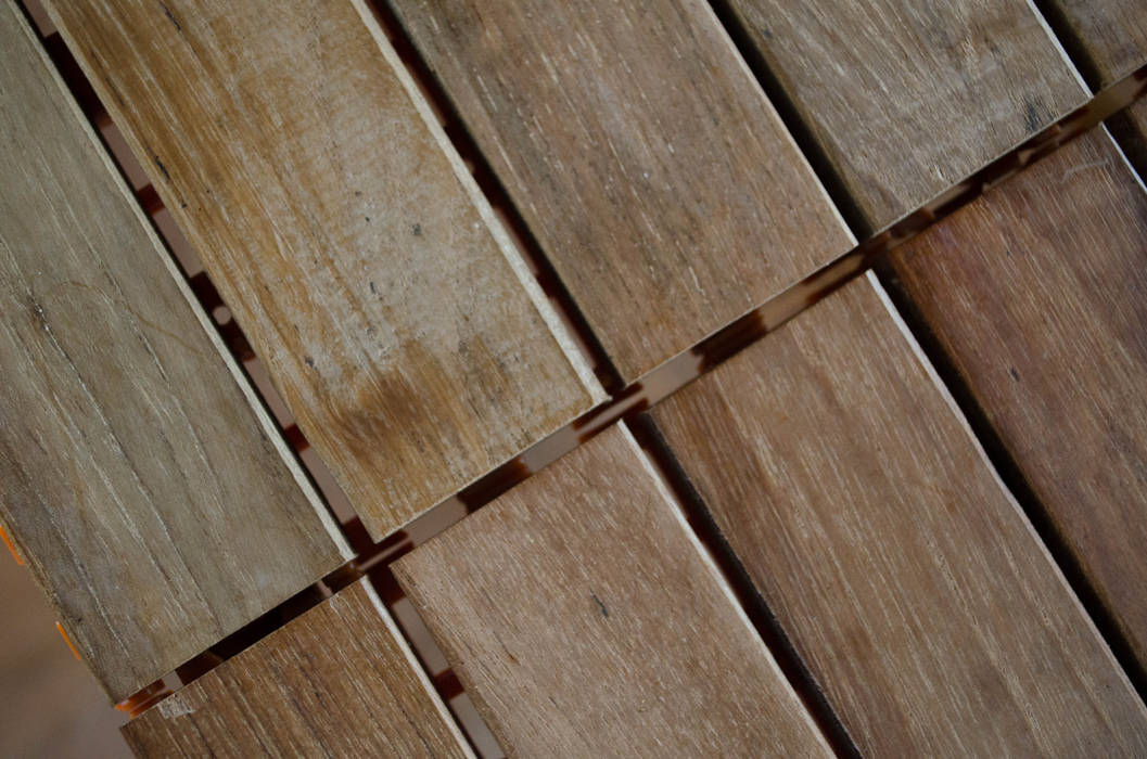 Piso en madera de Lenga. Ignisterra S.A. Paredes y pisos de estilo rústico Madera Acabado en madera