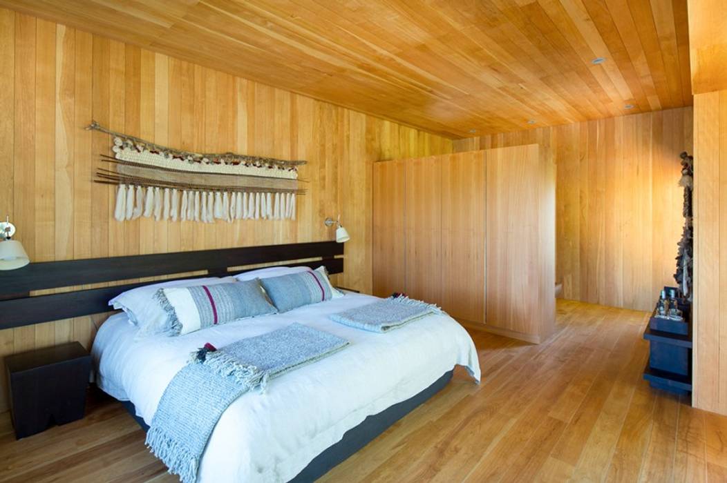 Revestimiento en Lenga Ignisterra S.A. Paredes y pisos de estilo rústico Madera Acabado en madera