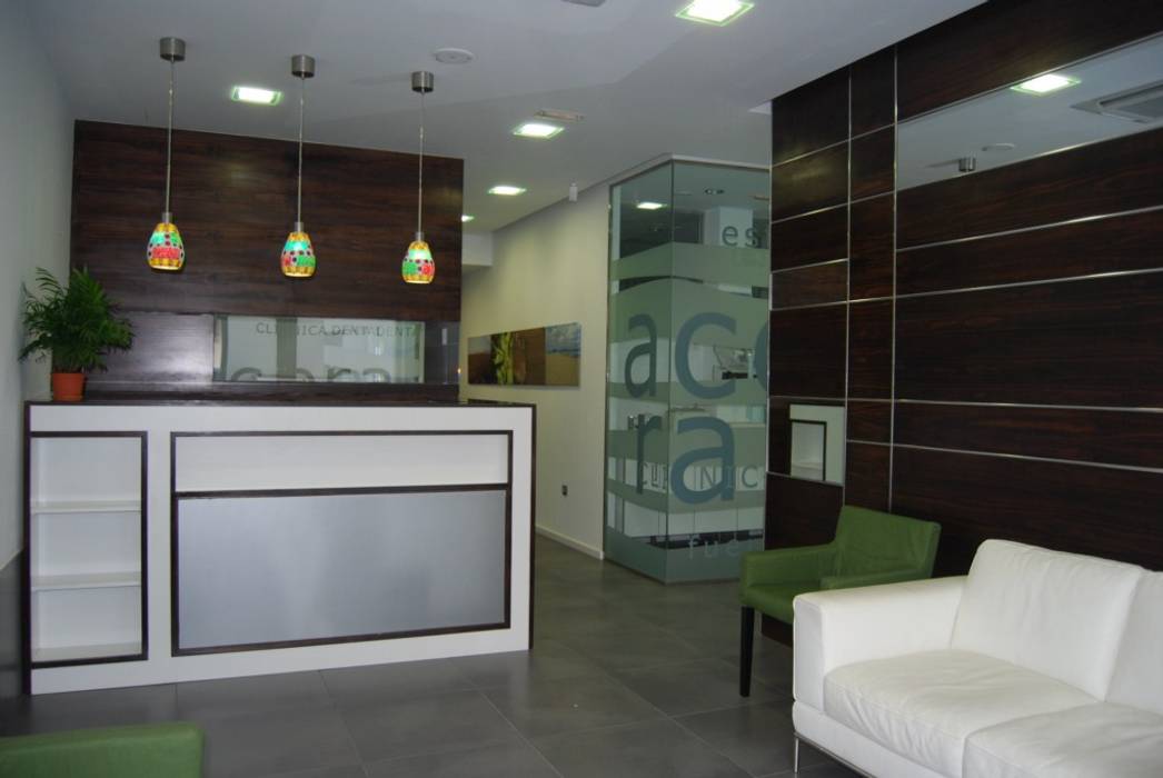 Clínica Dental Fuerteventura, Vidal Bett Arquitecto Vidal Bett Arquitecto Commercial spaces Clinics