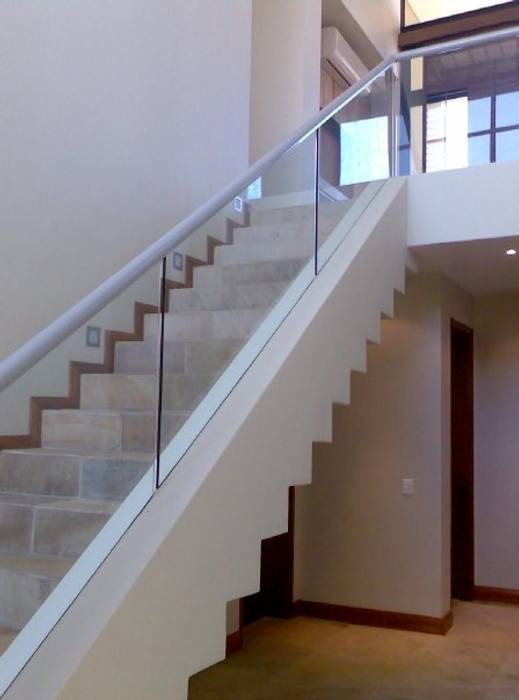 Structural & Interior Architecture Projects, CKW Lifestyle Associates PTY Ltd CKW Lifestyle Associates PTY Ltd Eclectic style corridor, hallway & stairs
