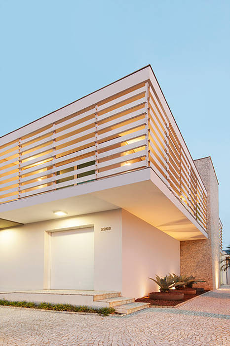 Residência Ortízio Borges, Uberlândia - Projeto THEROOM ARQUITETURA, THEROOM ARQUITETURA E DESIGN THEROOM ARQUITETURA E DESIGN Case moderne
