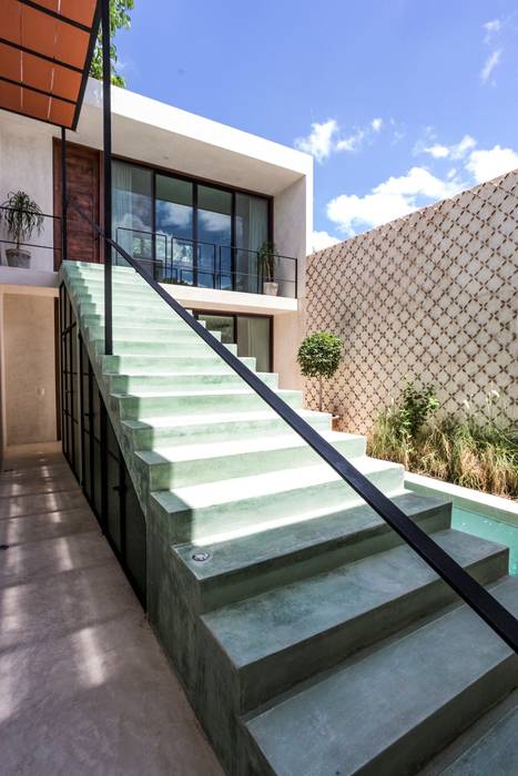 Casa del Limonero, Taller Estilo Arquitectura Taller Estilo Arquitectura Modern corridor, hallway & stairs Concrete