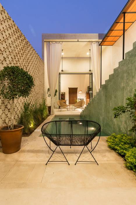 Casa del Limonero, Taller Estilo Arquitectura Taller Estilo Arquitectura Modern style balcony, porch & terrace Concrete