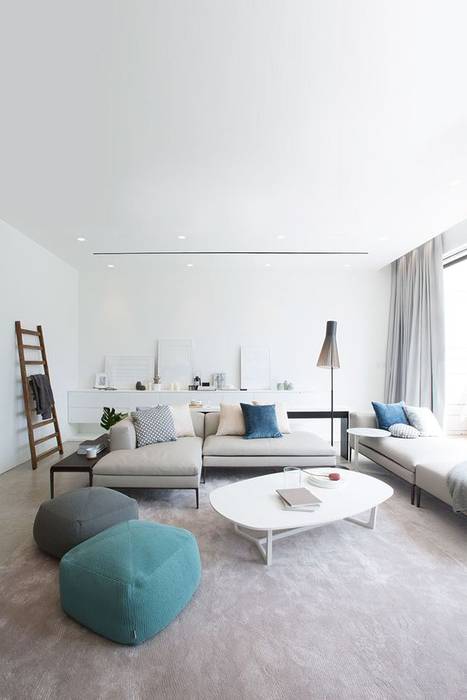 Living Room Sensearchitects Limited Minimalist living room Minimal,Interior Design,White,Simple,Relax,noodle,football,movie