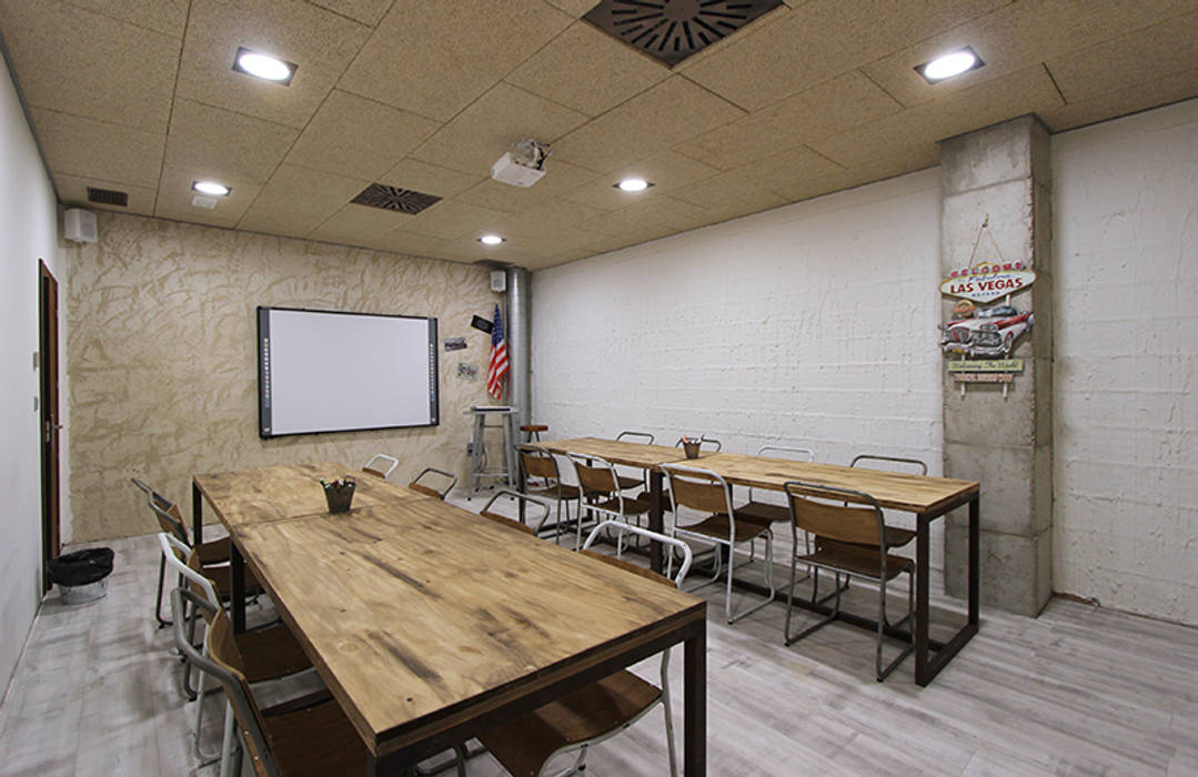 REFORMA DE CENTRO DE INGLÉS, Novodeco Novodeco Commercial spaces Trường học