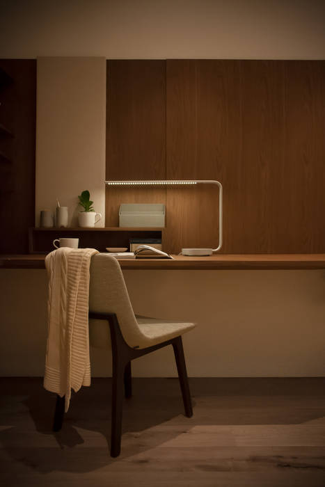 The Study Area Sensearchitects_Limited Minimalist study/office Wood Wood effect Walnut,Bedroom,Minimalist,Study,Study