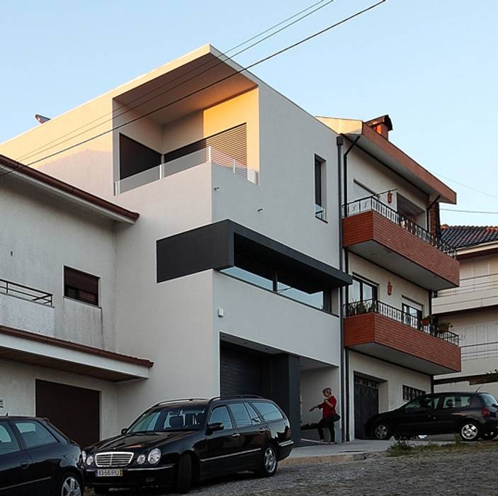 Habitação Unifamiliar Rua da Vinha, architektengroep roderveld architektengroep roderveld Casas modernas