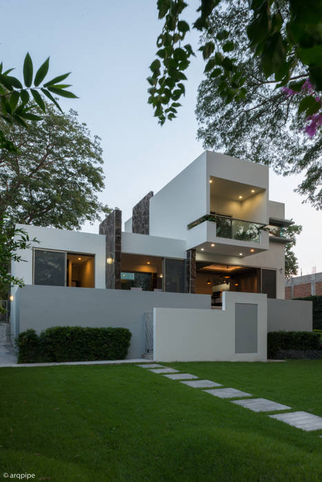 CASA PAROTA, LUIS GRACIA ARQUITECTURA + DISEÑO LUIS GRACIA ARQUITECTURA + DISEÑO Modern houses Stone White