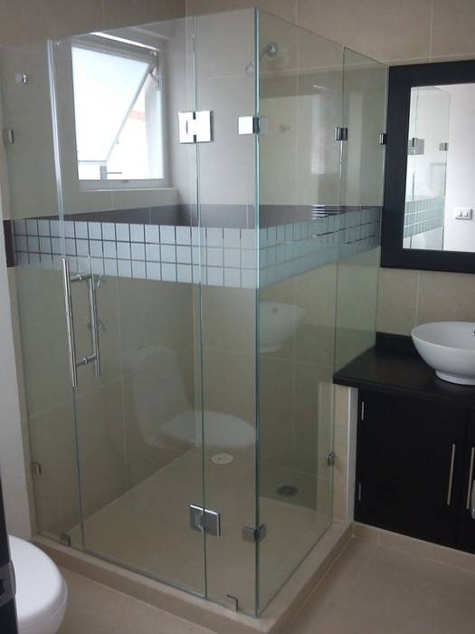 Canceles, Canceles y Vitrales Canceles y Vitrales Modern bathroom